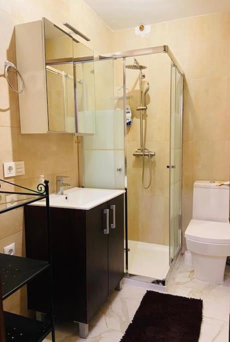 First Line Studio/center/5p! Apartemen *